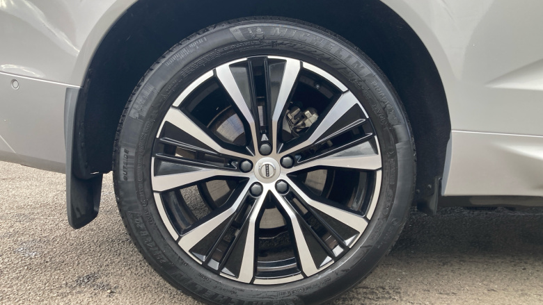 Volvo XC60 2.0 B4D Plus Dark 5dr AWD Geartronic Diesel Estate